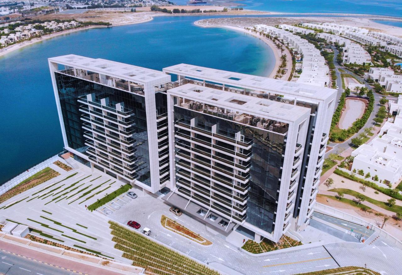 Live Here, Enjoy Waters Of Arabian Gulf ラアス・アル・ハイマ エクステリア 写真